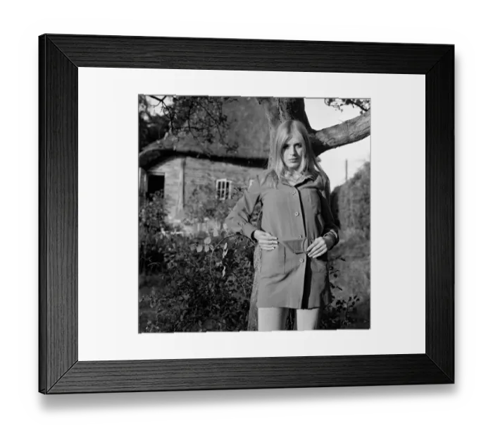 Framed Print : Marianne Faithfull, 30th September 1972. Published in Sunday Mirror on 1st October 1972 Framed Print : Marianne Faithfull, 30th September 1972. Published in Sunday Mirror on 1st October 1972