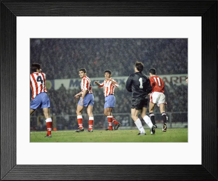 Framed Print : Manchester United 1 Atletico Madrid 1 Cup-Winners Cup 2nd Round