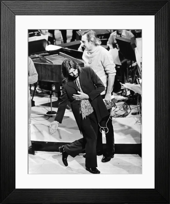 Framed Print : Beatles drummer Ringo Starr with Spike Milliagan during filming of a Yorkshire Television Framed Print : Beatles drummer Ringo Starr with Spike Milliagan during filming of a Yorkshire Television