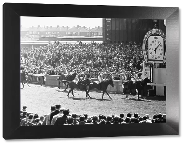 Song of the Sea ridden by Willie Carson crossing the line to win the 1971 Andy Capp