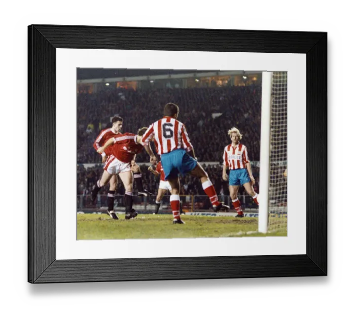 Framed Print : Manchester United 1 Atletico Madrid 1 Cup-Winners Cup 2nd Round