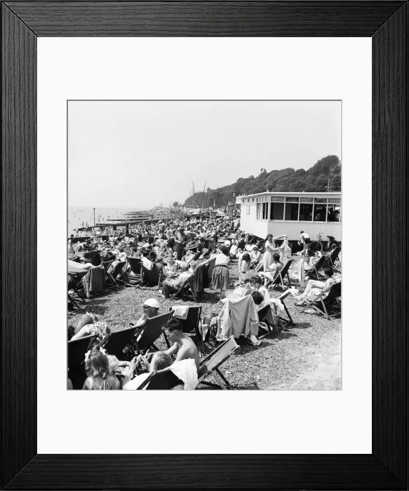 Framed Print : Southend beach (crowds). Southend-on-Sea, Essex, June 1960 M4333-002 Framed Print : Southend beach (crowds). Southend-on-Sea, Essex, June 1960 M4333-002