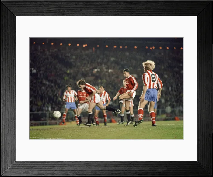 Framed Print : Manchester United 1 Atletico Madrid 1 Cup-Winners Cup 2nd Round