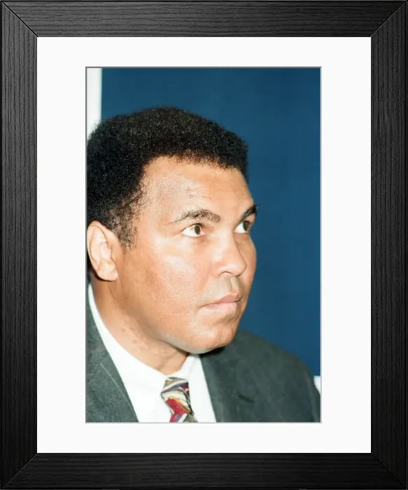 Framed Print : Muhammad Ali at Dillions book store in Birmingham to sign copies of the Thomas Hauser Framed Print : Muhammad Ali at Dillions book store in Birmingham to sign copies of the Thomas Hauser