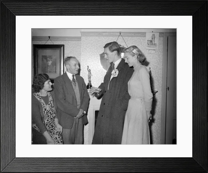 Framed Print : Tony Benn and Wife Caroline Benn canvassing for Bristol SE 23rd November 1950 Framed Print : Tony Benn and Wife Caroline Benn canvassing for Bristol SE 23rd November 1950