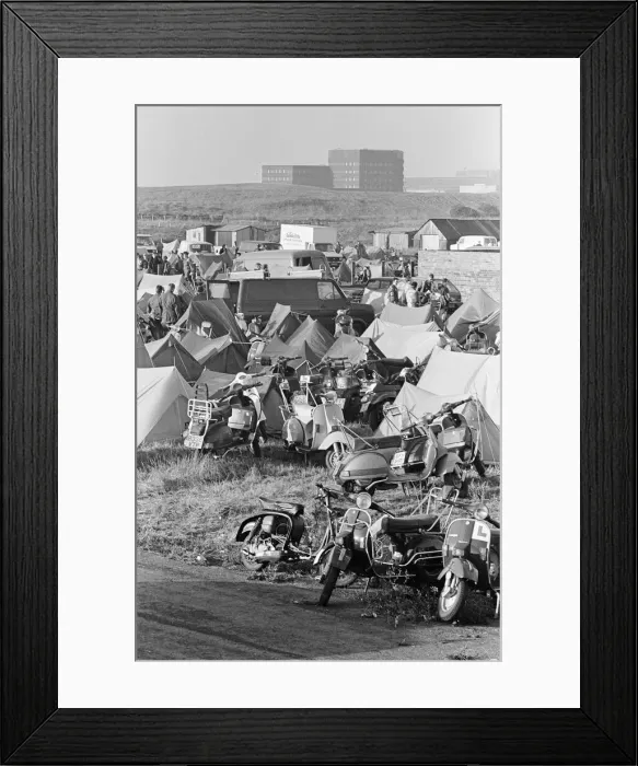Framed Print : MODs in Redcar, Middlesbrough, 4th October 1985 Framed Print : MODs in Redcar, Middlesbrough, 4th October 1985
