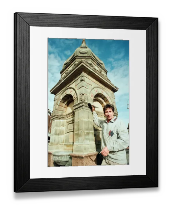 Framed Print : Dodshons Fountain in Stockton High Street, 20th February 1995 Framed Print : Dodshons Fountain in Stockton High Street, 20th February 1995