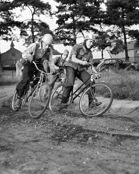 Sport cycle speedway. August 1953 D5418