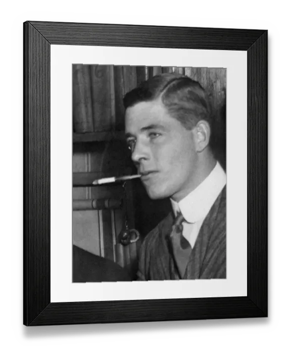 Framed Print : George Mewes Daily Mirror Photographer seen here circa 1910 Framed Print : George Mewes Daily Mirror Photographer seen here circa 1910
