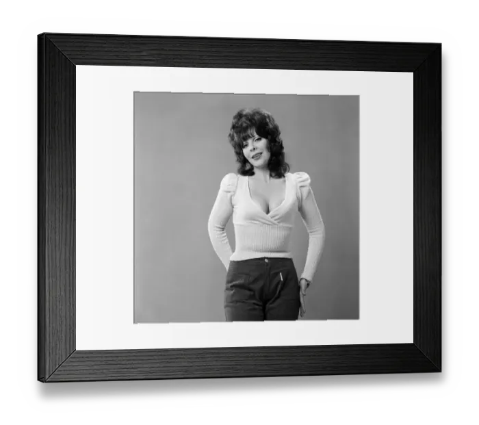 Framed Print : Miss Valerie Bell who is appearing in the New Scotland Yard TV series