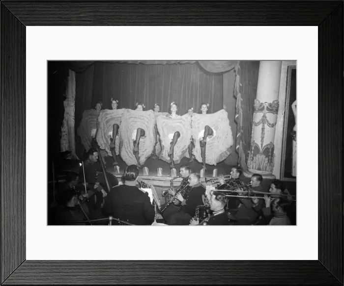 Framed Print : Old time music hall show by the RAF at Henlow Aerodrome, Bedfordshire Framed Print : Old time music hall show by the RAF at Henlow Aerodrome, Bedfordshire