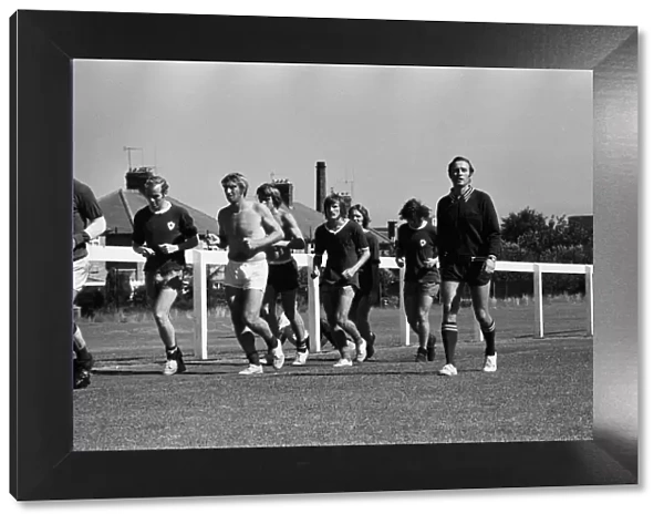Leicester City manager Jimmy Bloomfield takes a training session. 29th July 1971