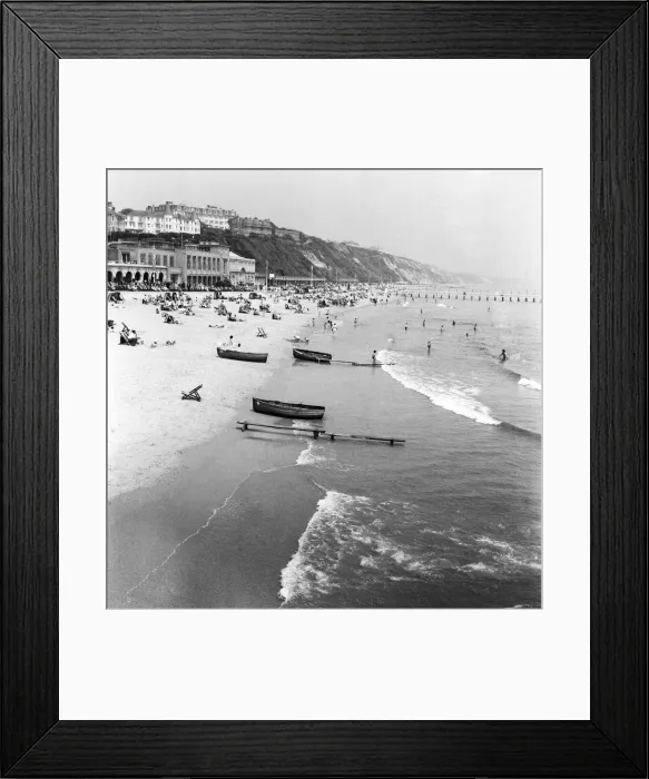 Framed Print : Bournemouth Beach - General views and children enjoying the water Framed Print : Bournemouth Beach - General views and children enjoying the water