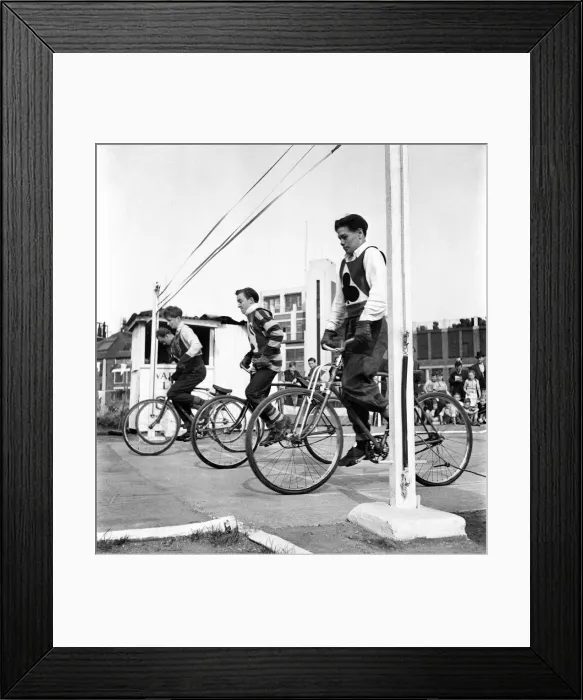 Framed Print : Members of the Warwick Lions, Hackney Comets Framed Print : Members of the Warwick Lions, Hackney Comets