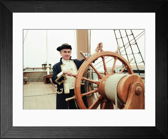 Framed Print : Captain James Cook, aka David Wheeler, appealing for volunteers to help man the Endeavour Framed Print : Captain James Cook, aka David Wheeler, appealing for volunteers to help man the Endeavour