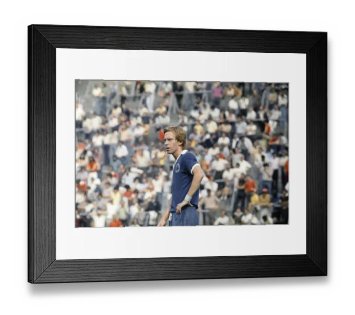 Framed Print : Charlton Athletic v Leicester City. Steve Whitworth of Leicester