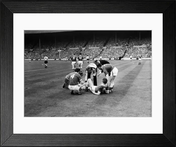 Framed Print : FA Cup Final at Wembley Stadium. Tottenham Hotspur 2 v Leicester City 0
