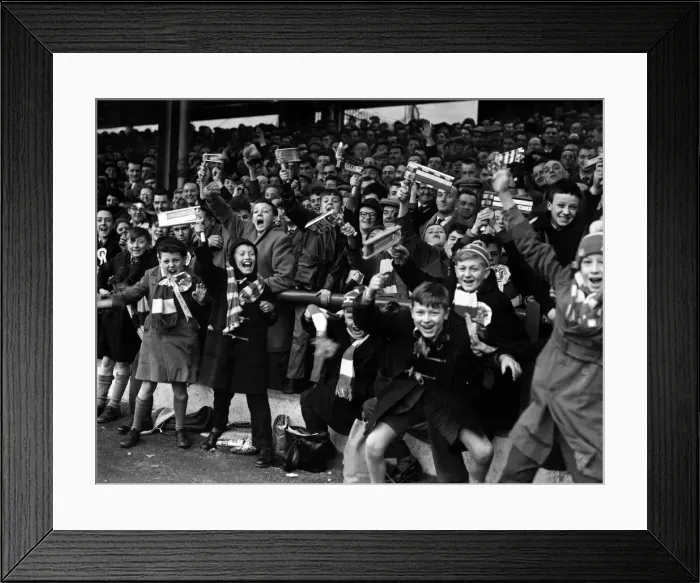 Framed Print : FA Cup Quarter Final match at Filbert Street. Leicester City 0 v Wolverhampton Framed Print : FA Cup Quarter Final match at Filbert Street. Leicester City 0 v Wolverhampton
