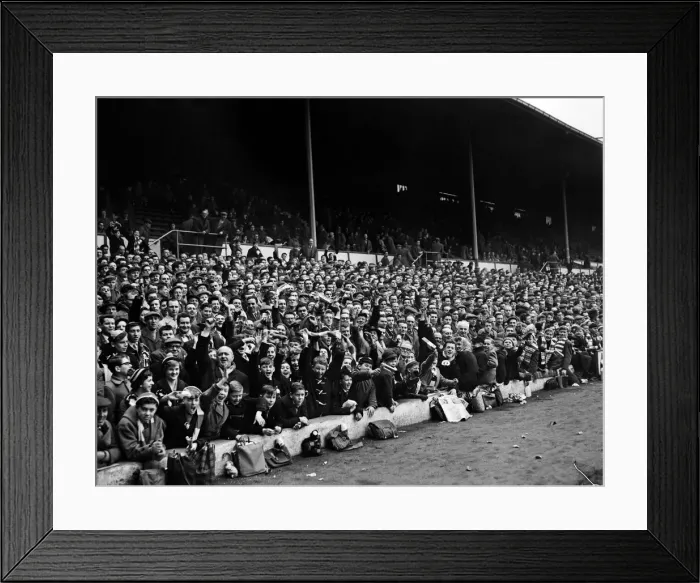 Framed Print : FA Cup Quarter Final match at Filbert Street. Leicester City 0 v Wolverhampton Framed Print : FA Cup Quarter Final match at Filbert Street. Leicester City 0 v Wolverhampton