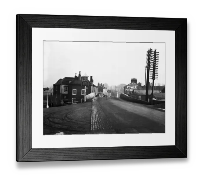 Framed Print : Uxbridge, Canal bridge over the Grand Union canal near Swan and Bottle Framed Print : Uxbridge, Canal bridge over the Grand Union canal near Swan and Bottle
