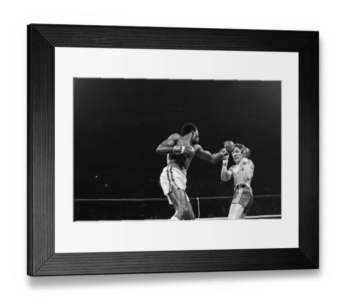 Framed Print : Sugar Ray Leonard v Dave Boy Green, WBC welterweight title fight, Capital Centre