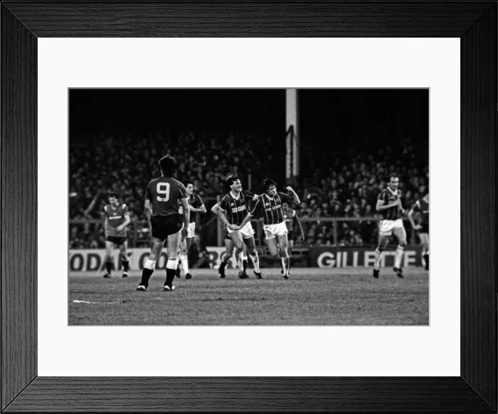Framed Print : Leicester City 2 v. Manchester United 3. November 1984 Framed Print : Leicester City 2 v. Manchester United 3. November 1984