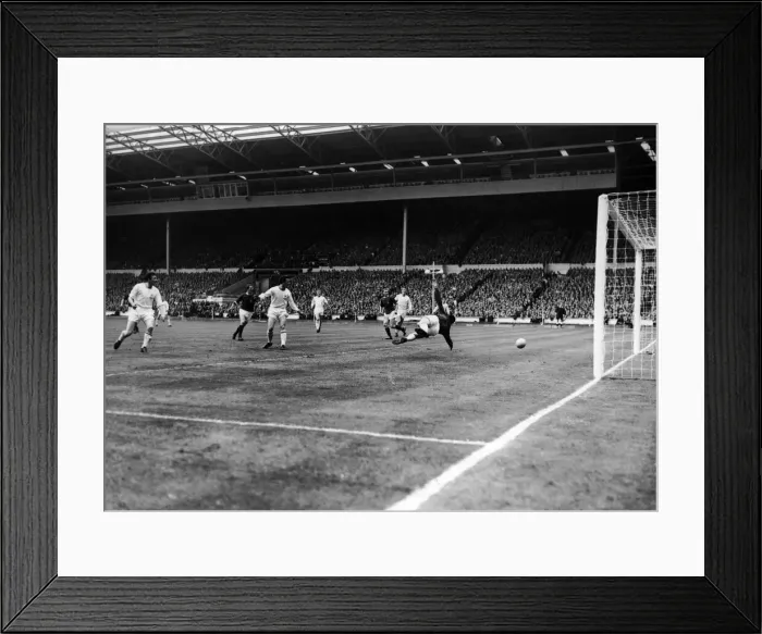 Framed Print : Manchester United v Leicester City FA Cup Final 1963. Gordon Banks dives as he tries to Framed Print : Manchester United v Leicester City FA Cup Final 1963. Gordon Banks dives as he tries to