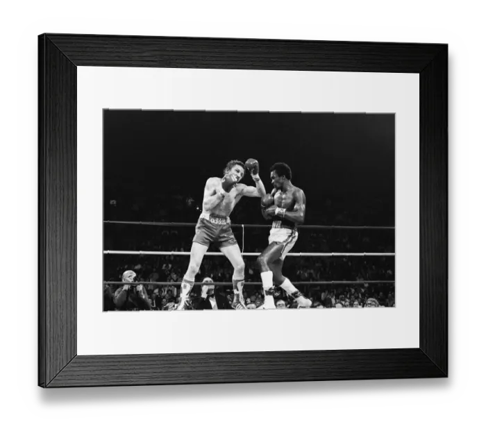 Framed Print : Sugar Ray Leonard v Dave Boy Green, WBC welterweight title fight, Capital Centre