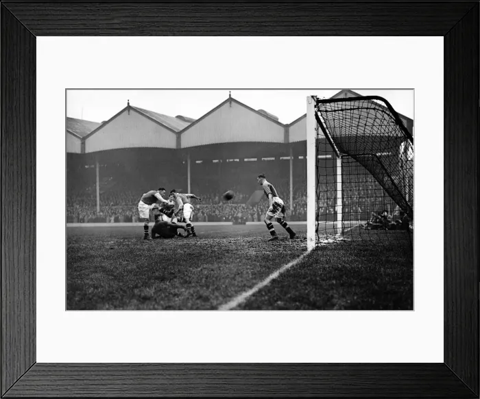 Framed Print : English league division one match match between Arsenal