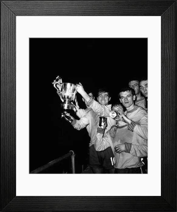 Framed Print : 1965 League Cup Final Second leg. Chelseas Terry Venables holds up the League Cup
