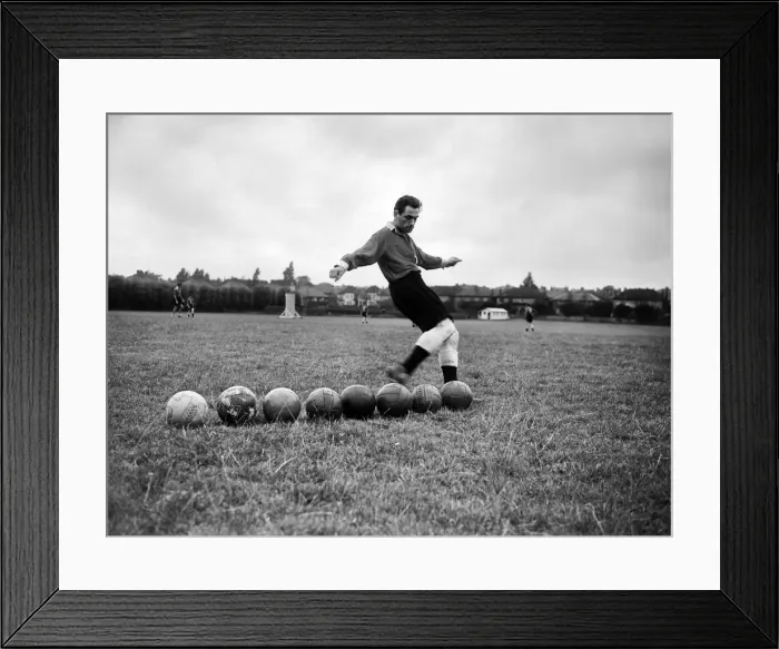 Framed Print : Charlton Athletic team training session. Johnny Summers uses 8 balls in intensive Framed Print : Charlton Athletic team training session. Johnny Summers uses 8 balls in intensive