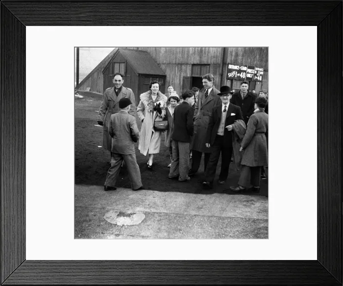 Framed Print : English League Division One match at The Valley. Charlton Athletic 2 v Arsenal 0 Framed Print : English League Division One match at The Valley. Charlton Athletic 2 v Arsenal 0