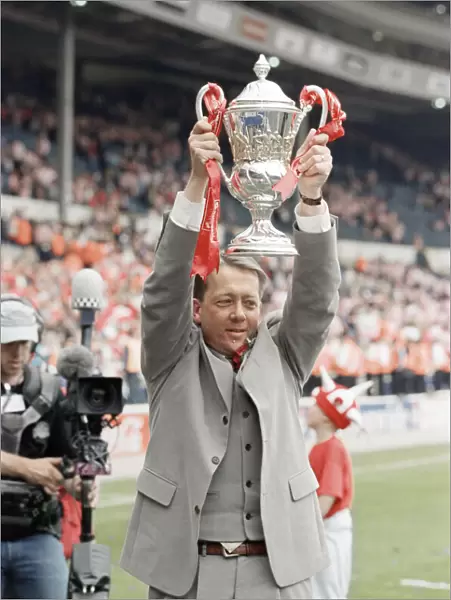 Alan Curbishley Charlton Athletic Manager May 1998 holding Division One Play Off Final
