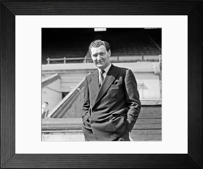 Framed Print : Leicester City photoshoot at Filbert Street, April 1961. Manager when Matt Gillies Framed Print : Leicester City photoshoot at Filbert Street, April 1961. Manager when Matt Gillies
