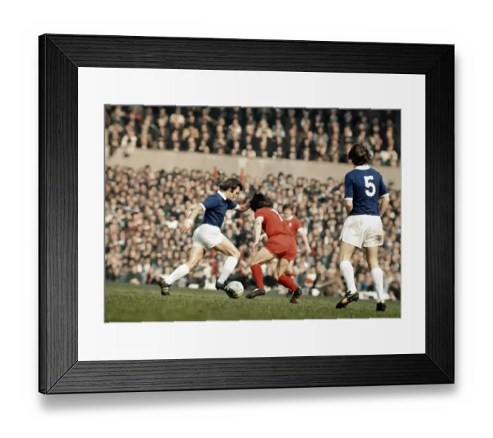 Framed Print : Leicester City v Liverpool Football Division 1 Keith Weller