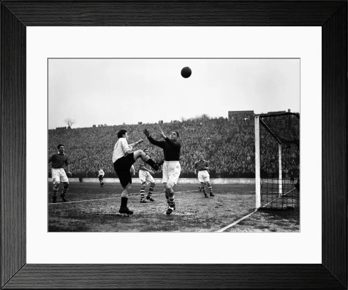 Framed Print : English League Division One match at The Valley. Charlton Athletic 2 v Fulham 1 Framed Print : English League Division One match at The Valley. Charlton Athletic 2 v Fulham 1