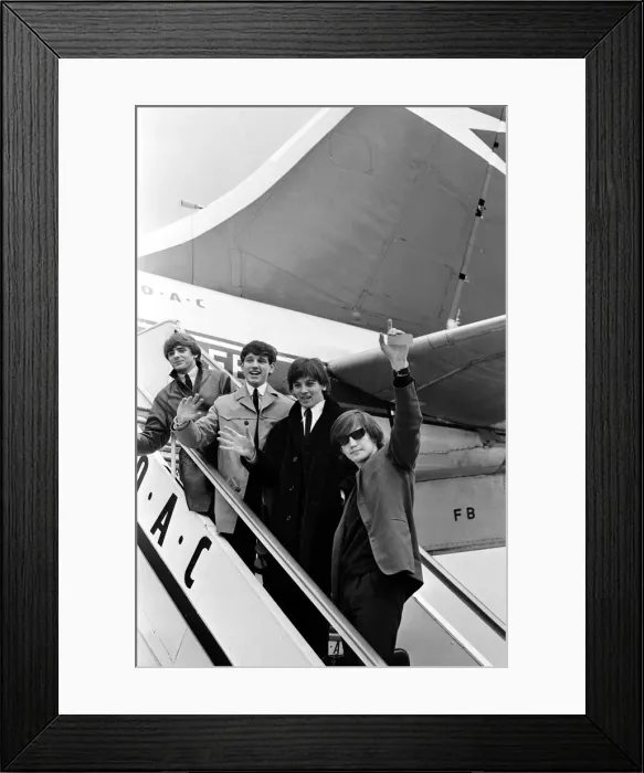 Framed Print : Wayne Fontana with The Mindbenders, boarding a plane, 21st April 1965