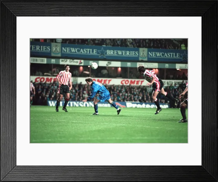 Framed Print : Round 2 - 1st leg UEFA cup match, Newcastle United 3 - 2 Athletic Bilbao Framed Print : Round 2 - 1st leg UEFA cup match, Newcastle United 3 - 2 Athletic Bilbao