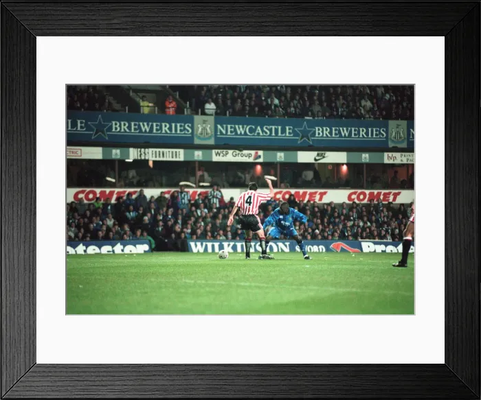 Framed Print : Round 2 - 1st leg UEFA cup match, Newcastle United 3 - 2 Athletic Bilbao
