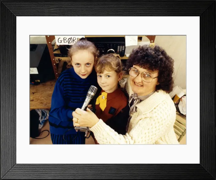 Framed Print : Guides and Brownies of Recar found novel way of promoting friendship when they took to
