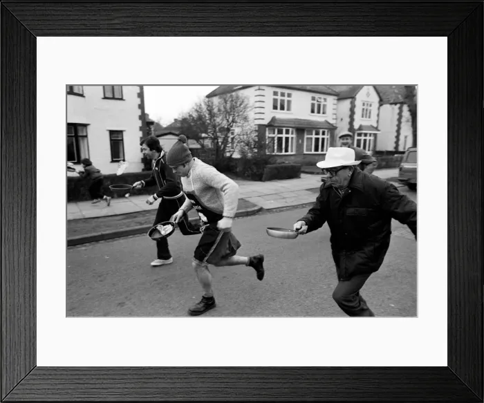 Framed Print : Wainbody Avenue pancake race. 23rd February 1982 Framed Print : Wainbody Avenue pancake race. 23rd February 1982