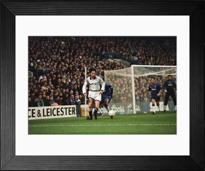 Framed Print : Chelsea 0-1 Everton. League match at Stamford Bridge, Saturday 26th November 1994 Framed Print : Chelsea 0-1 Everton. League match at Stamford Bridge, Saturday 26th November 1994