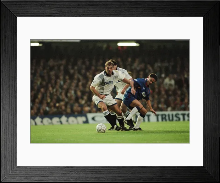 Framed Print : Chelsea 0-1 Everton. League match at Stamford Bridge, Saturday 26th November 1994 Framed Print : Chelsea 0-1 Everton. League match at Stamford Bridge, Saturday 26th November 1994