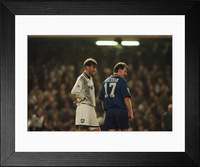 Framed Print : Chelsea 0-1 Everton. League match at Stamford Bridge, Saturday 26th November 1994 Framed Print : Chelsea 0-1 Everton. League match at Stamford Bridge, Saturday 26th November 1994