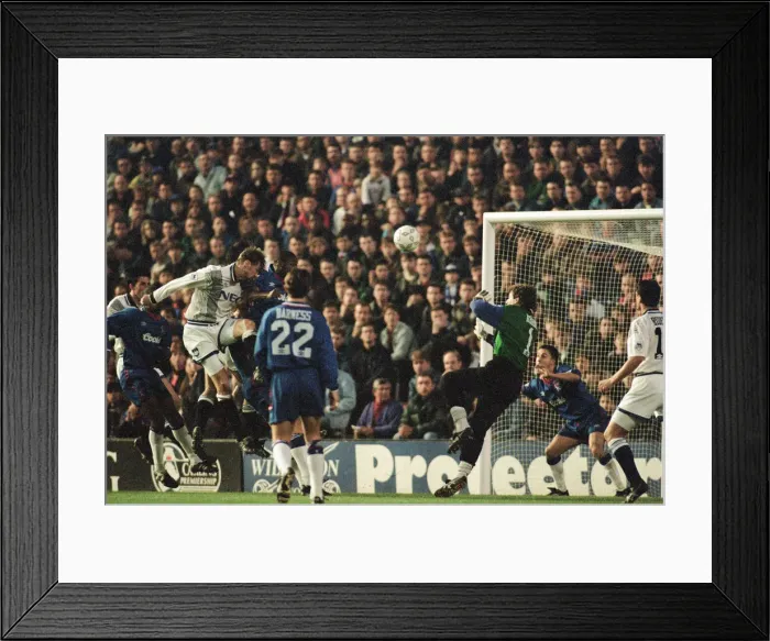 Framed Print : Chelsea 0-1 Everton. League match at Stamford Bridge, Saturday 26th November 1994 Framed Print : Chelsea 0-1 Everton. League match at Stamford Bridge, Saturday 26th November 1994