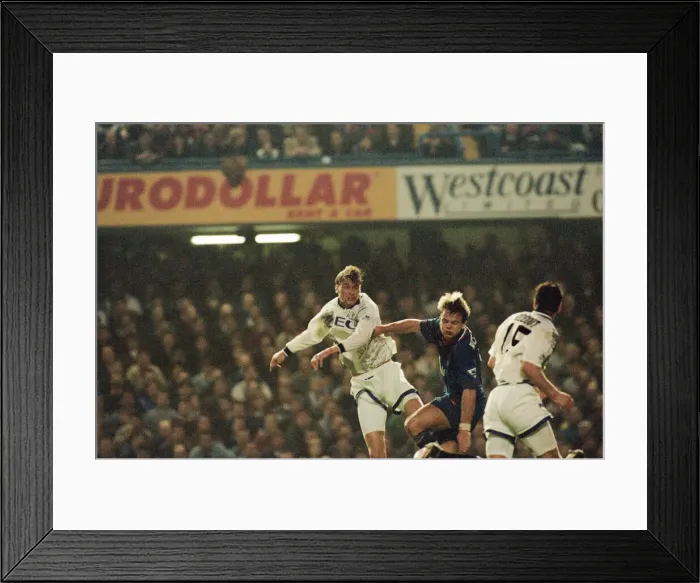 Framed Print : Chelsea 0-1 Everton. League match at Stamford Bridge, Saturday 26th November 1994 Framed Print : Chelsea 0-1 Everton. League match at Stamford Bridge, Saturday 26th November 1994