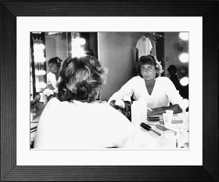 Framed Print : Barry Manilow Pop Singer sitting at his dressing table dbase msi Framed Print : Barry Manilow Pop Singer sitting at his dressing table dbase msi