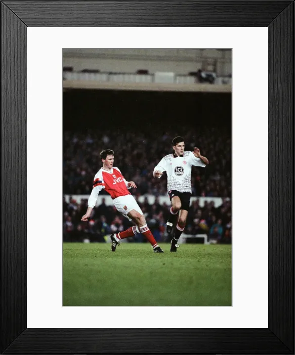Framed Print : Arsenal 1-1 Middlesbrough, Premier league match at Highbury, Saturday 19th December 1992 Framed Print : Arsenal 1-1 Middlesbrough, Premier league match at Highbury, Saturday 19th December 1992