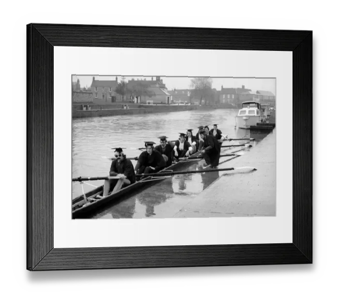 Framed Print : Cambridge University boat crew in training on river Ouse, Cambridgeshire Framed Print : Cambridge University boat crew in training on river Ouse, Cambridgeshire