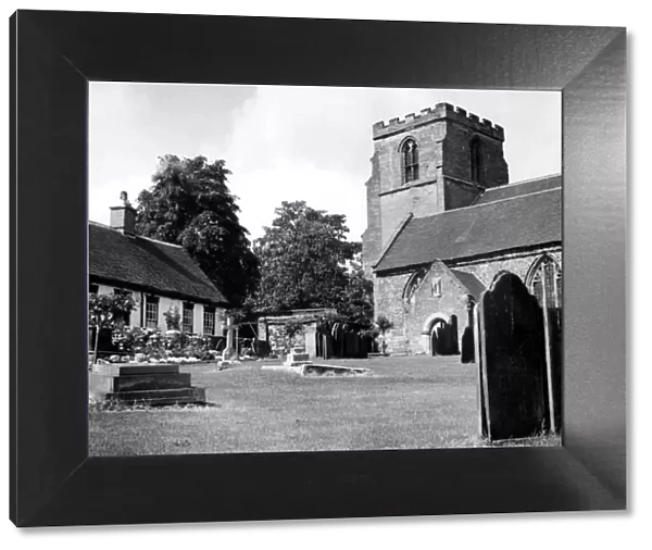 A view of St Peters Parish church in the village of Mancetter, North Warwickshire